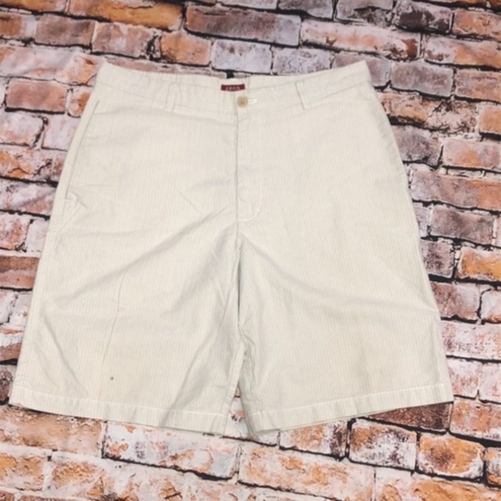 IZOD Khaki Shorts Size 34
